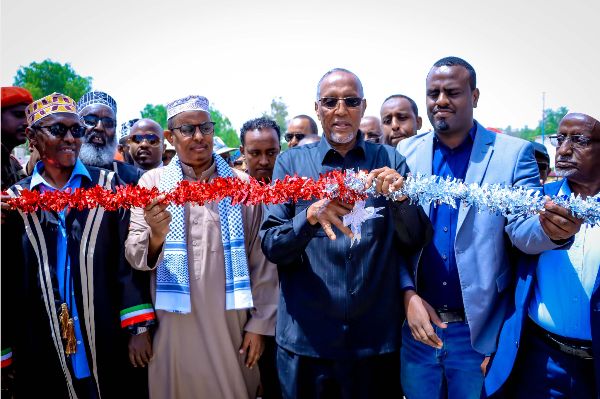 Madaxweynaha Jamhuuriyadda Somaliland Oo Xadhig-ka-jaris Iyo Kormeer ku Sameeyey Mashaariic Xukuumaddu Ka Hirgelisay Gudaha Ceerigaabo.