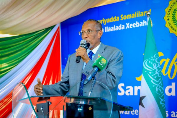 Madaxweynaha Jamhuuriyadda Somaliland oo ka qaybgalay Sannad-guurada 27-aad ee kasoo wareegtay Aas-aaska ciidanka Ilaalada Xeebaha.