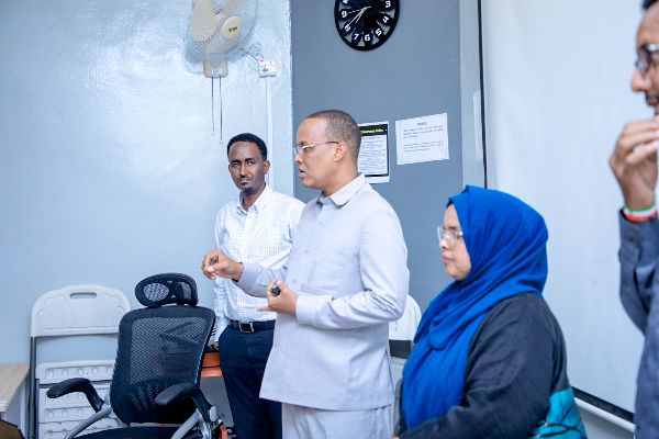The Director General of the Ministry of Communication and Technology, Ahmed Carab Muse, has officially launched a training program for selected government employees.