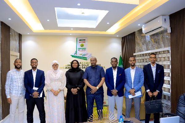 Wasaaradda Xidhiidhka Goleyaasha iyo Arrimaha Dastuurka iyo  hay’adda caalamiga ah ee Oxfam  ayaa yeeshay kulan wada-shaqayn.