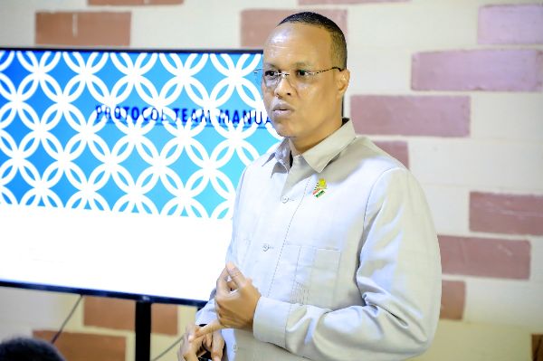 Wasaaradda Isgaadhsiinta iyo Teknoolajiyadda JSL ayaa maanta hoolka Wasaaradda ku qabatay tababar hal maalin ah oo loogu talagalay qabanqaabiyayaasha Carwada iyo Shirweynaha 7aad ee ICT-ga.