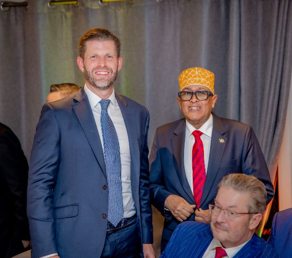 Madaxweynaha Jamhuuriyadda Somaliland ayaa xalay magaalada DAVOS ee dalka Switzerland kulan Taariikhi ah oo casho sharaf ah kula yeesha