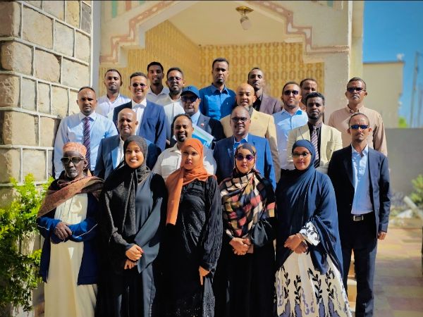 20-04-2026 Isniin. Kullanka Soo dhawaynta iyo Is barashada Mas'uuliyinta cusub ee Komishanka Nidaaminta Korontada JSL.