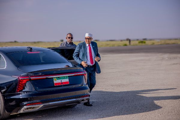 Madaxweynaha Jamhuuriyadda Somaliland, Mudane Cabdiraxmaan Maxamed Cabdillaahi (Cirro), ayaa maanta safar shaqsi ah ugu ambabaxay Dalka Isu-tagga Imaaraadka Carabta.